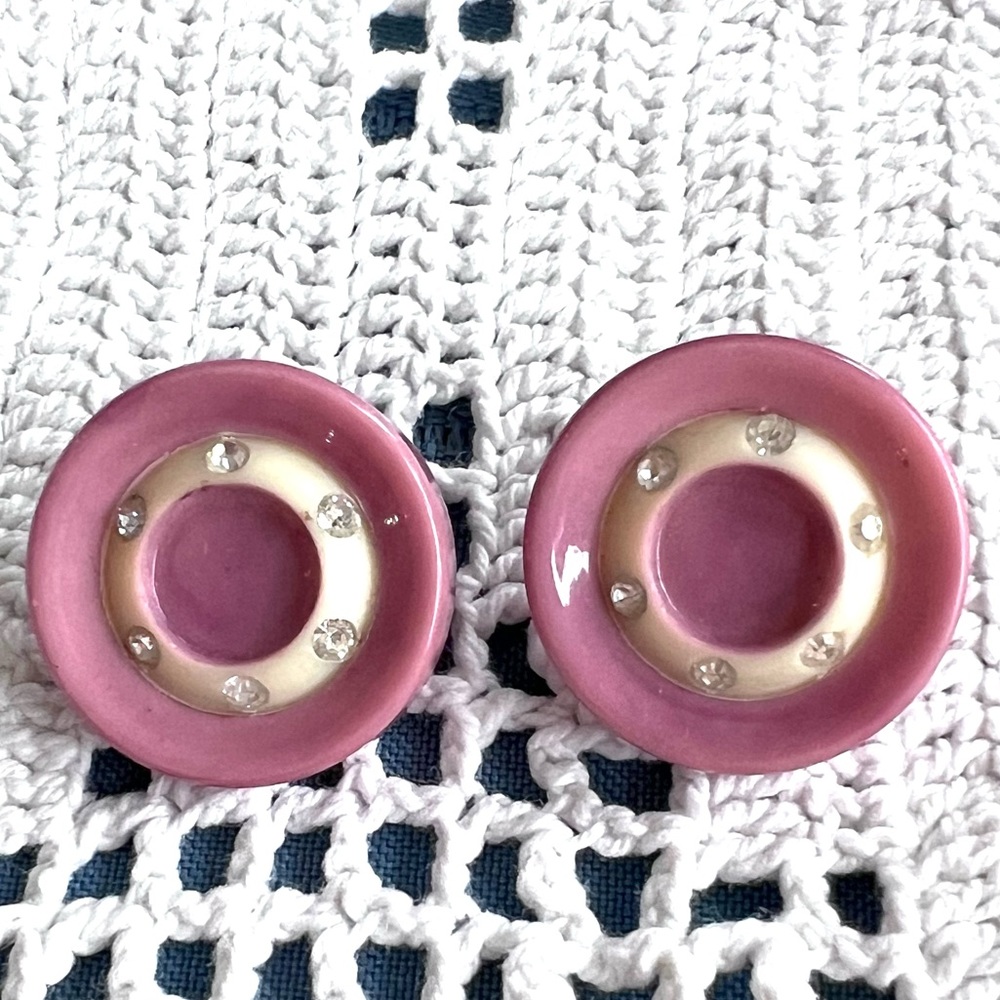 Vintage 1960s clip on Earrings